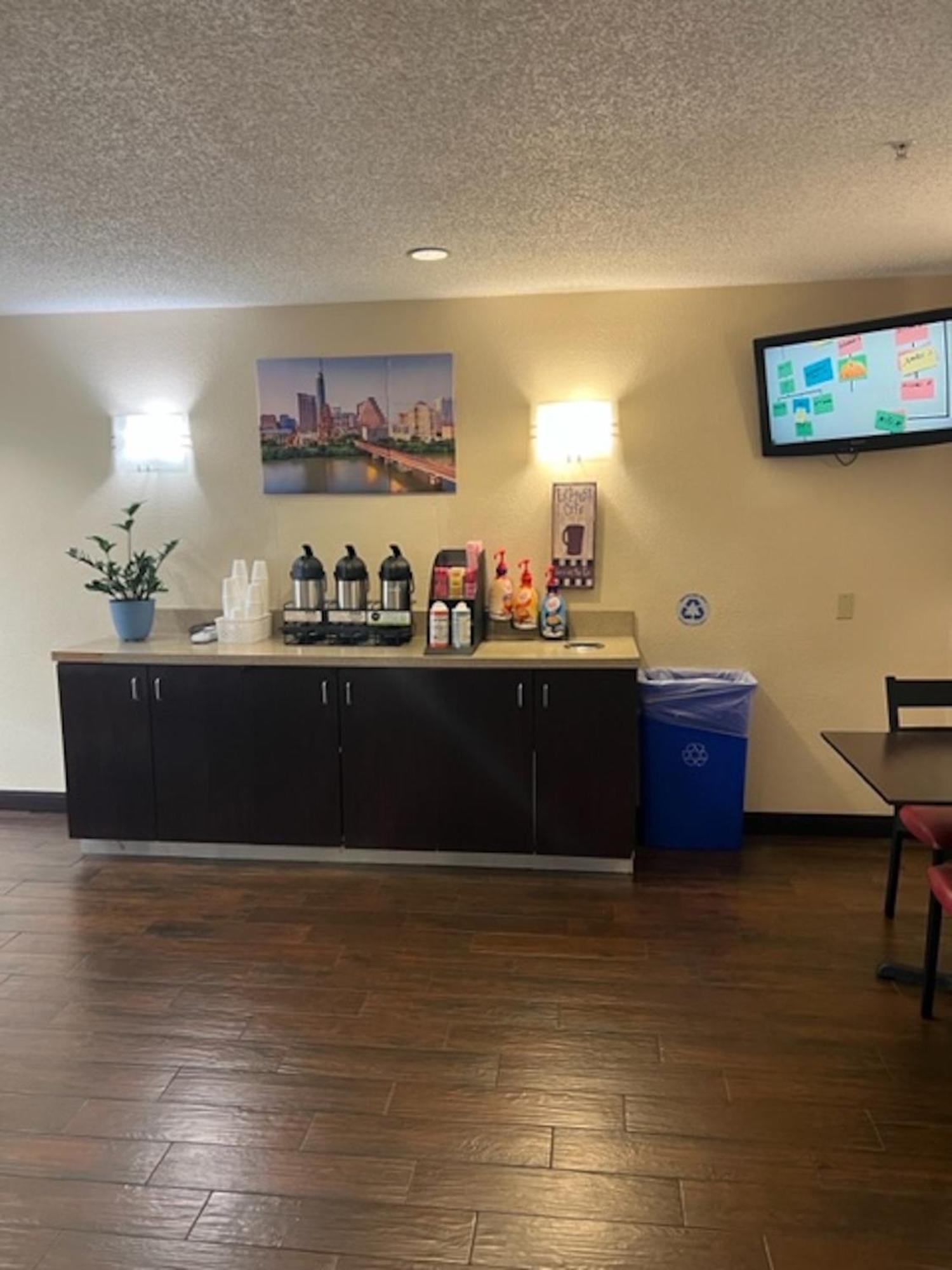 Red Roof Inn Plus+ Austin South Extérieur photo