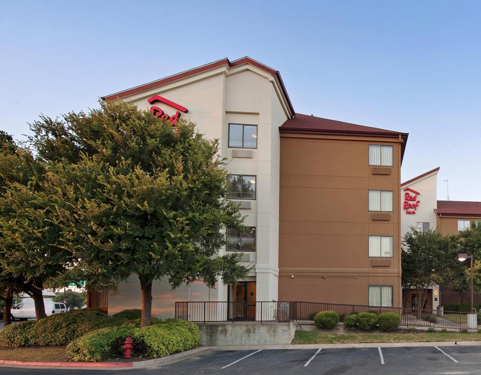 Red Roof Inn Plus+ Austin South Extérieur photo