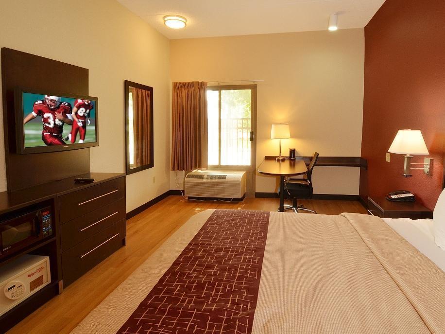 Red Roof Inn Plus+ Austin South Extérieur photo