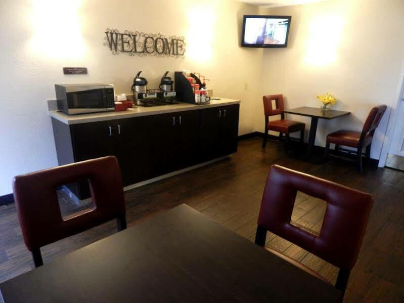 Red Roof Inn Plus+ Austin South Extérieur photo