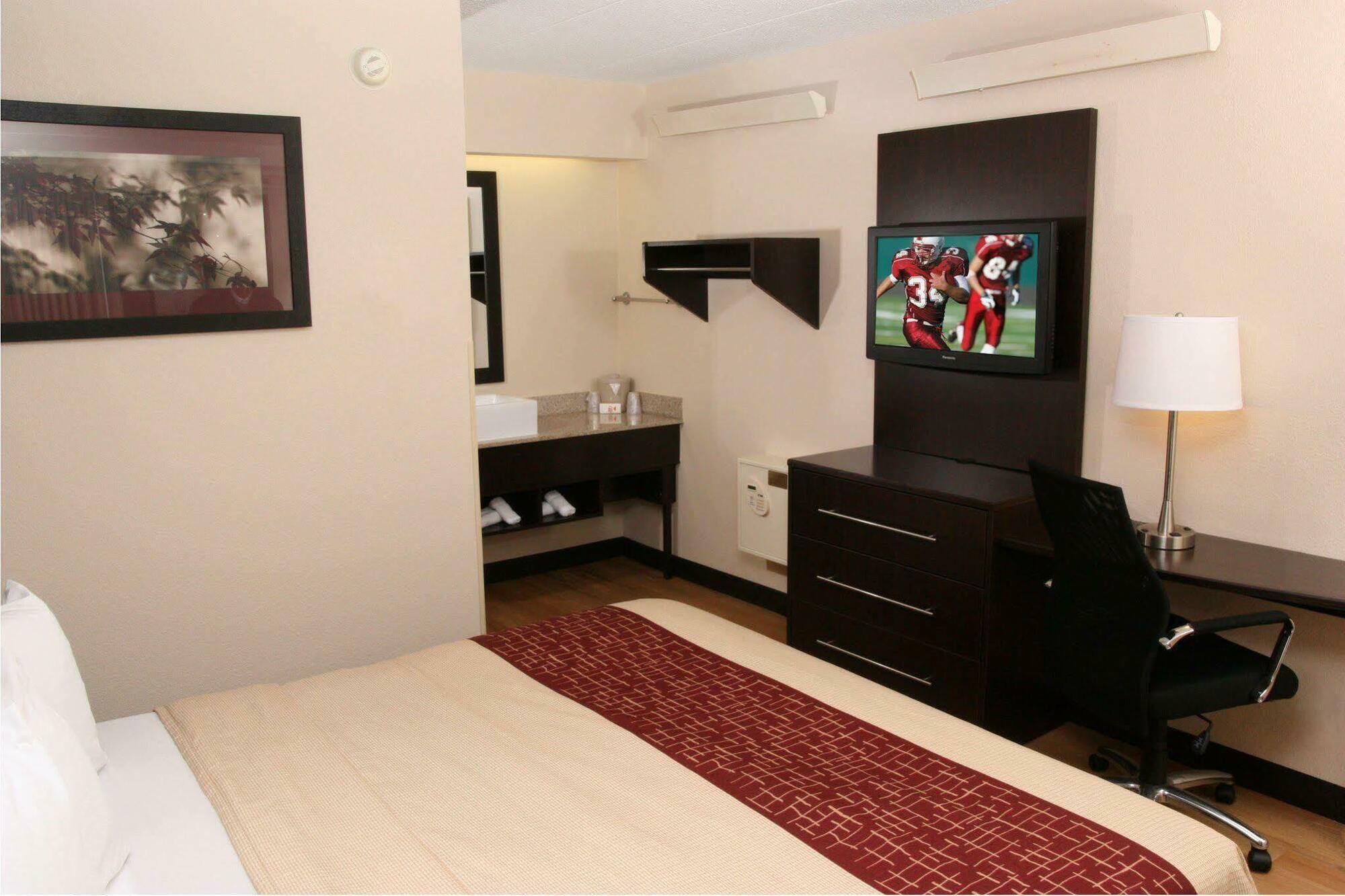 Red Roof Inn Plus+ Austin South Extérieur photo